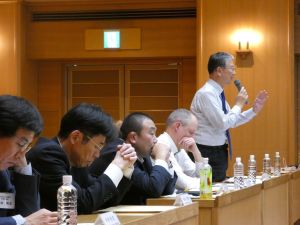 会員からも積極的な質問が続きました